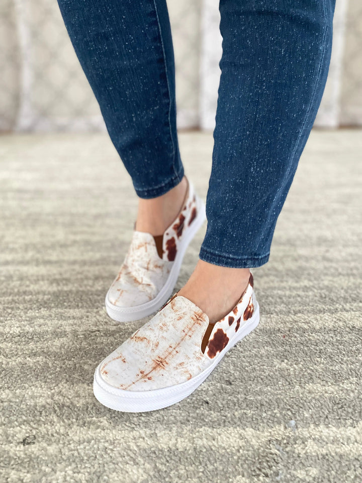 Stylin' Sneakers in Rusted White-MS-Everglades-Inspired by Justeen-Women's Clothing Boutique