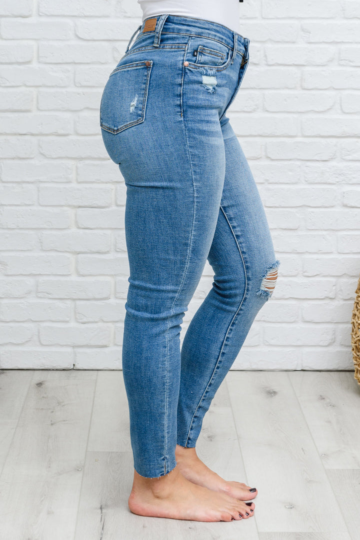 Hi-waisted Dandelion Embroidery Skinny-Denim-Inspired by Justeen-Women's Clothing Boutique in Chicago, Illinois